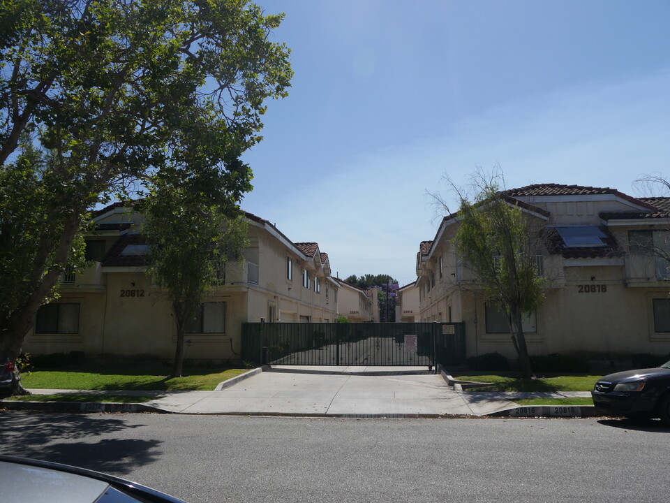 20812-20818 Seine Ave in Lakewood, CA - Building Photo