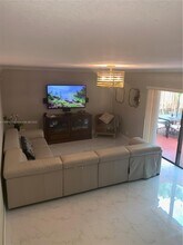 2561 Camelot Ct in Hollywood, FL - Building Photo - Building Photo