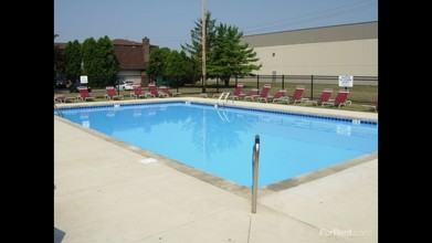 Wilson Court Apartments in Columbus, OH - Building Photo - Building Photo