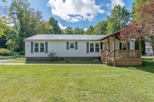 239 Furniss Station Rd in Oswego, NY - Building Photo