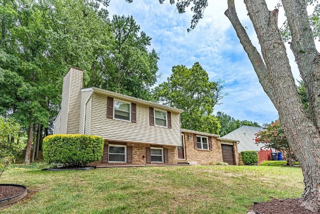 2126 Briarwood Dr in Waldorf, MD - Building Photo - Building Photo