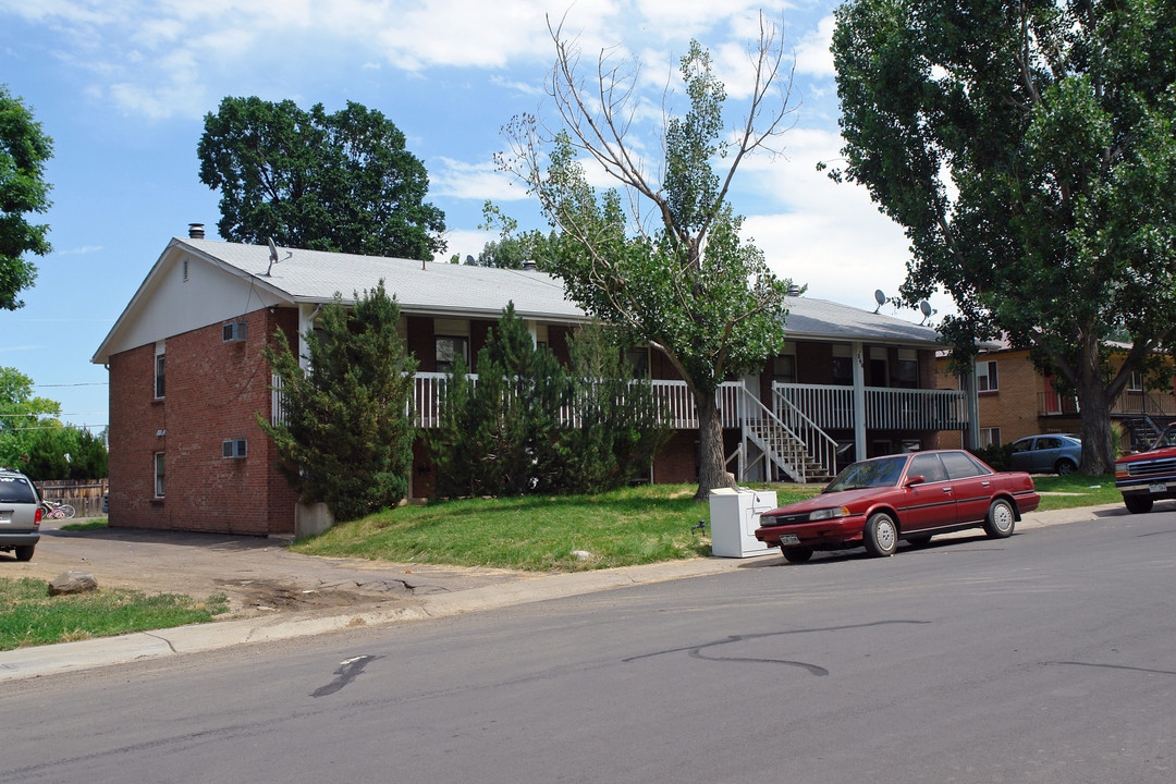 Laurel Street Apartments in Broomfield, CO - Building Photo