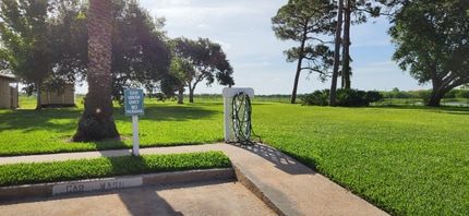 420 Breakwater Dr in Merritt Island, FL - Building Photo - Building Photo