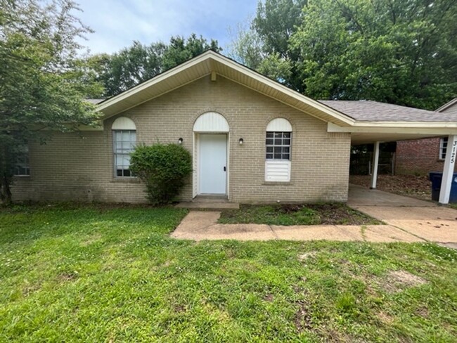 property at 3125 Briarwood Dr