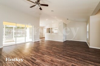 1410 SW 13th St in Cape Coral, FL - Foto de edificio - Building Photo