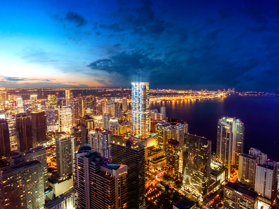 Panorama Tower in Miami, FL - Building Photo