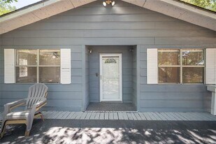 1285 Clark Rd in Gainesville, TX - Building Photo