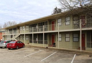 Magnolia Woods in Auburn, AL - Building Photo - Building Photo