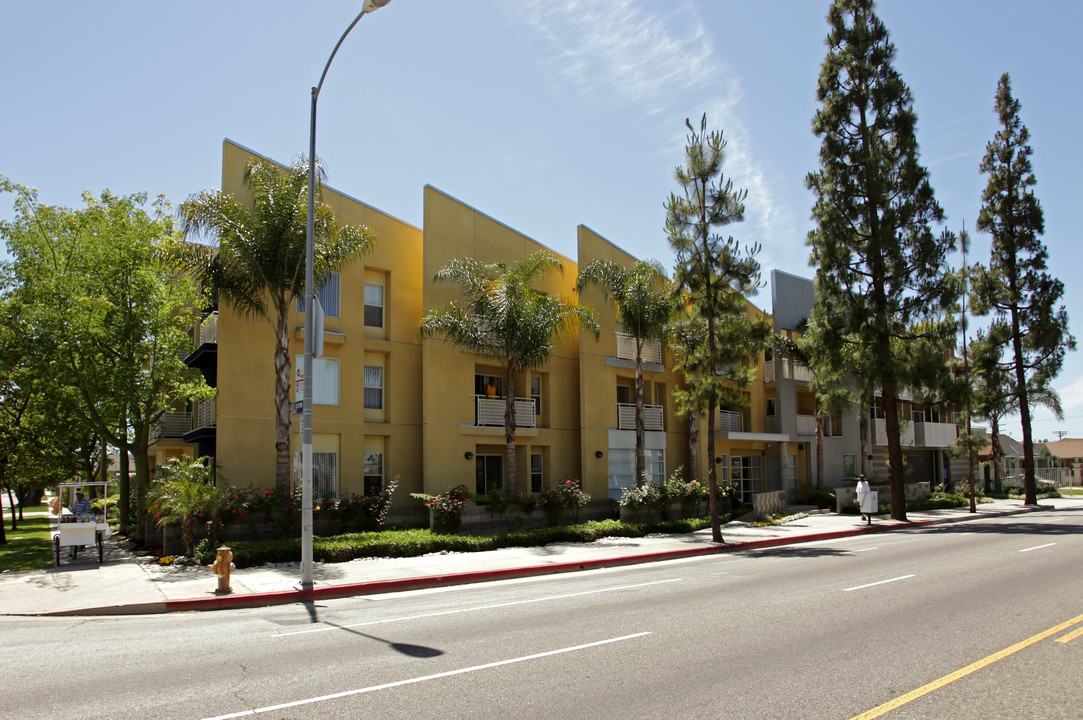 Cleveland Villa in Los Angeles, CA - Foto de edificio