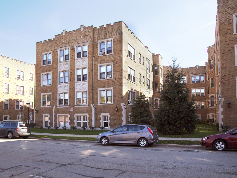 43-63 Forest Ave in Riverside, IL - Building Photo