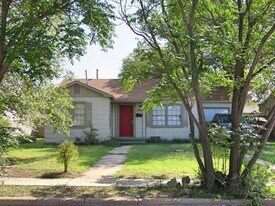 3719 25th St in Lubbock, TX - Building Photo