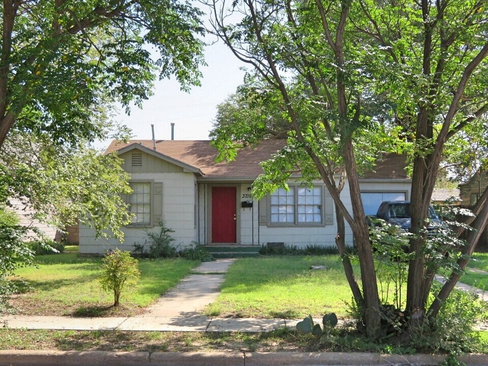 3719 25th St in Lubbock, TX - Building Photo