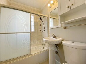 2706 W 77th St in Prairie Village, KS - Building Photo - Building Photo