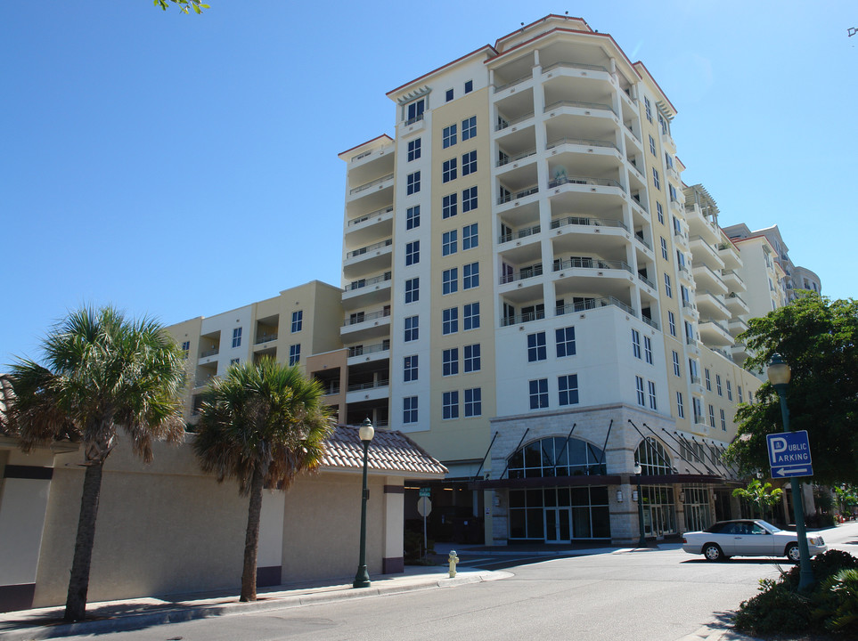 One Hundred Central in Sarasota, FL - Foto de edificio