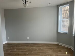 3011 N Kedzie Ave in Chicago, IL - Building Photo - Building Photo