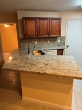 9999 Summerbreeze Dr in Sunrise, FL - Building Photo - Building Photo