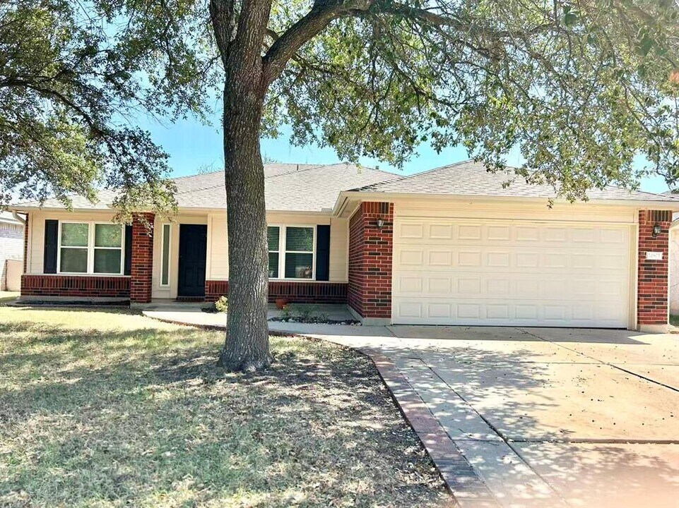 14803 Snelling Dr in Leander, TX - Building Photo