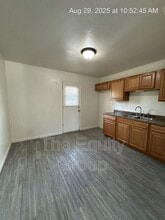 149 N Castle Rock St in Woodlake, CA - Building Photo - Building Photo