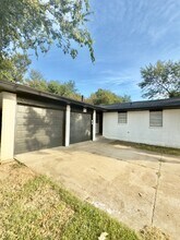 4312 Meadowpark Dr in Midwest City, OK - Building Photo - Building Photo