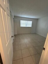 2435 Van Buren St in Hollywood, FL - Building Photo - Building Photo