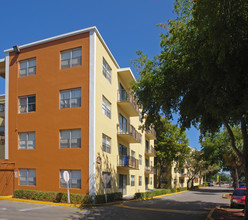 Seawind Lakes II in Lauderdale Lakes, FL - Building Photo - Building Photo