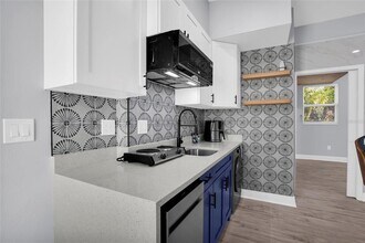 7401 1/2 1st Ave N in St. Petersburg, FL - Building Photo - Building Photo