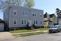 12 Maple Ave in Hempstead, NY - Foto de edificio - Building Photo