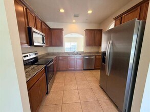 8911 Silk Bay Pl in Orlando, FL - Building Photo - Building Photo