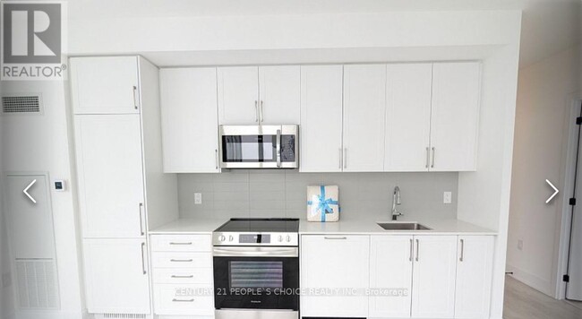 2450-2450 Old Bronte Rd in Oakville, ON - Building Photo - Building Photo