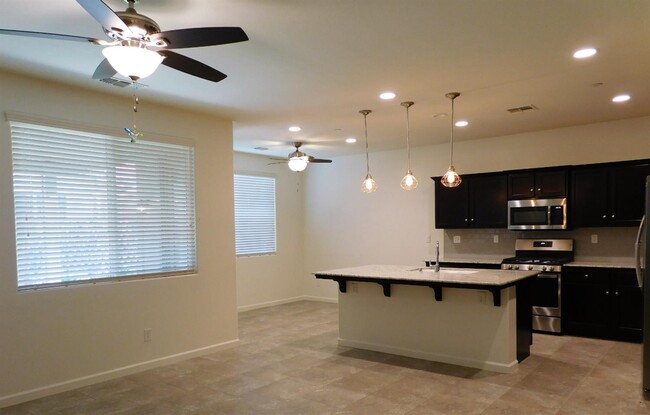 3421 Del Monte Ave in Clovis, CA - Building Photo - Building Photo