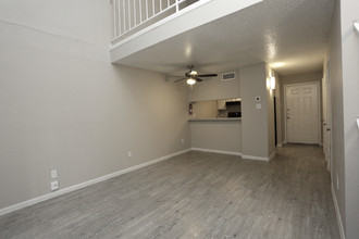 Woodbury Place Apartments in Corpus Christi, TX - Foto de edificio - Interior Photo