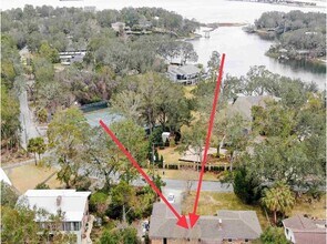 21 Highpoint Dr in Gulf Breeze, FL - Foto de edificio - Building Photo