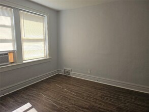5856 Hampton Ave in St. Louis, MO - Building Photo - Building Photo
