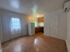 60 Creek Run Rd in Newburgh, NY - Building Photo