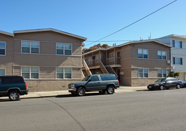 3210 Vicente St in San Francisco, CA - Foto de edificio - Building Photo
