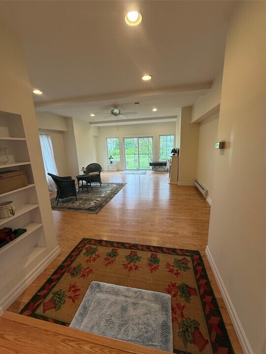 21 Murray Dr in Chester, NY - Building Photo