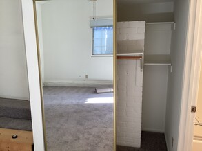 1905 N Hollywood Way in Burbank, CA - Building Photo - Building Photo