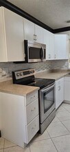 9478 Palm Cir S in Pembroke Pines, FL - Building Photo - Building Photo