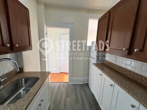 2 Ware St, Unit 303 in Cambridge, MA - Building Photo - Building Photo
