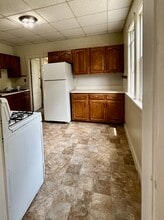 110 Hawthorne Ave, Unit Unit 2 in Utica, NY - Building Photo - Building Photo