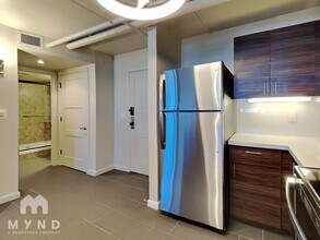 535 W Thomas Rd in Phoenix, AZ - Foto de edificio - Building Photo