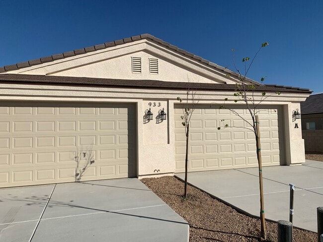 property at 933 Sheldon Ave