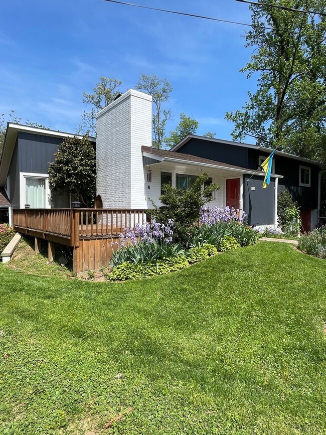 6321 Tone Ct in Bethesda, MD - Building Photo - Building Photo