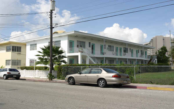 7510 Carlyle Ave in Miami Beach, FL - Building Photo - Building Photo