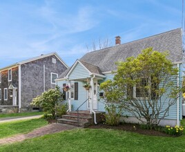 415 6th Ave in Greenport, NY - Foto de edificio - Building Photo