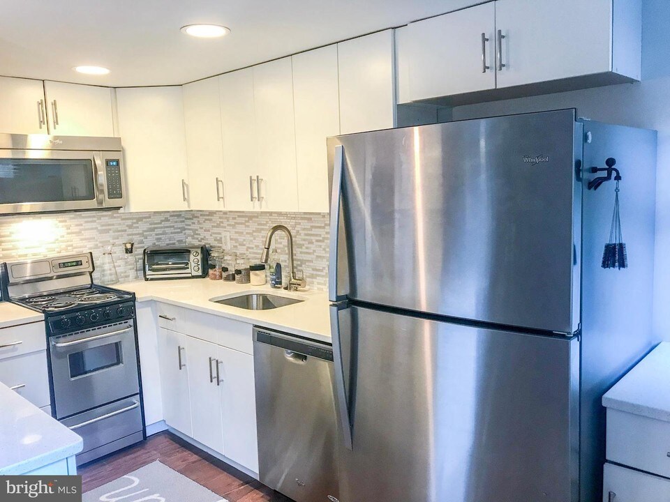 1701 16th St NW-Unit -421 in Washington, DC - Building Photo
