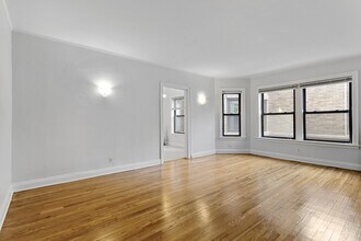 529-41 W Wellington in Chicago, IL - Building Photo - Building Photo