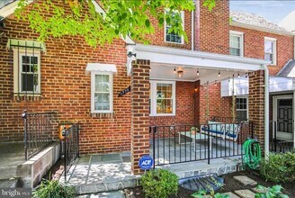 1770 Hobart St NW in Washington, DC - Building Photo - Building Photo