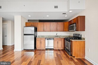 22 S Front St in Philadelphia, PA - Building Photo - Building Photo