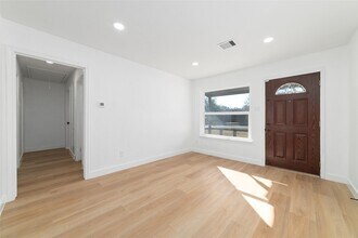 419 Bellmar Dr in Houston, TX - Building Photo - Building Photo